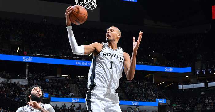 文班生涯第32次单场得分30+ 追平吉诺比利并列马刺队史第九