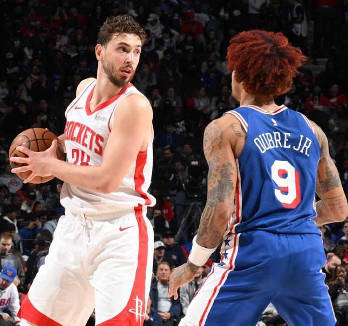 申京自评赛季最差表现，坦言下半场突然失准