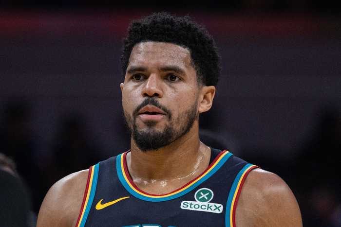 咋成这样子了！托拜亚斯·哈里斯全场仅1记进球 拿到4分8板