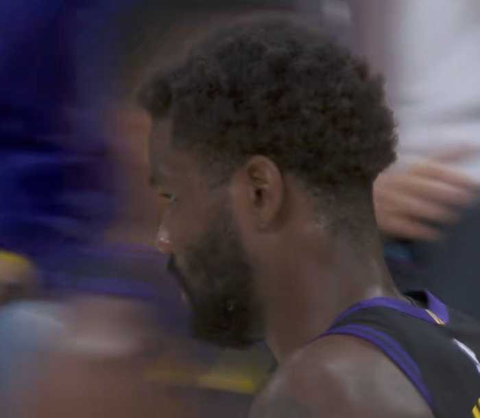 顿宝再现黄油手失误遭雷迪克替换