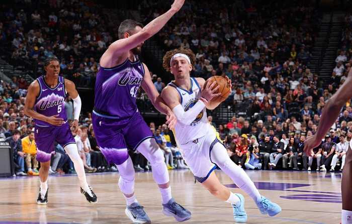 桑托斯三分绝平失败！勇士惜败爵士遭两连败 梅尔顿22+7全队8人上双