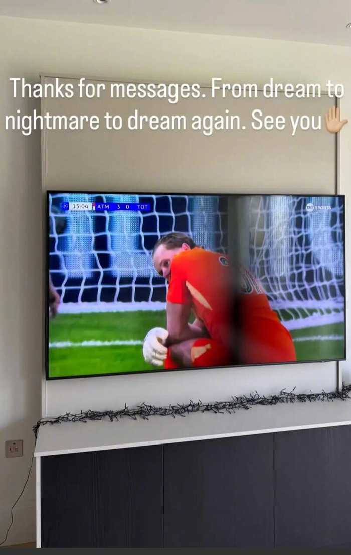 热刺门将金斯基两度失误被换下，赛后获球迷安慰